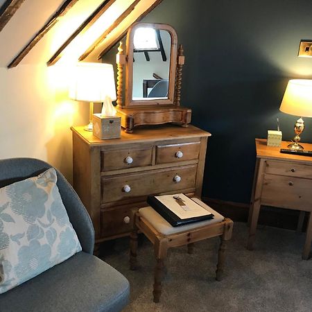 Sebastians Otel Oswestry Dış mekan fotoğraf