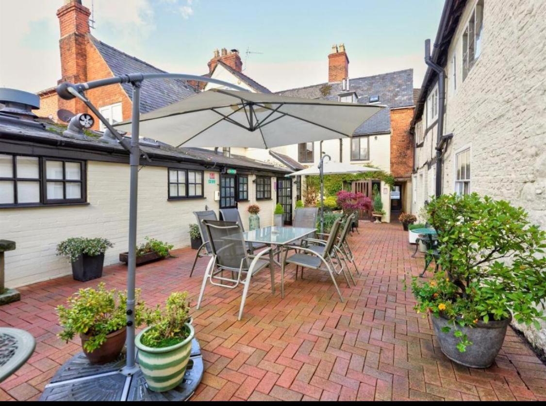 Sebastians Otel Oswestry Dış mekan fotoğraf